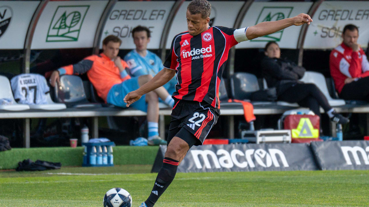 Eintracht Frankfurt Extends Timothy Chandler’s Contract: Future Role Revealed!