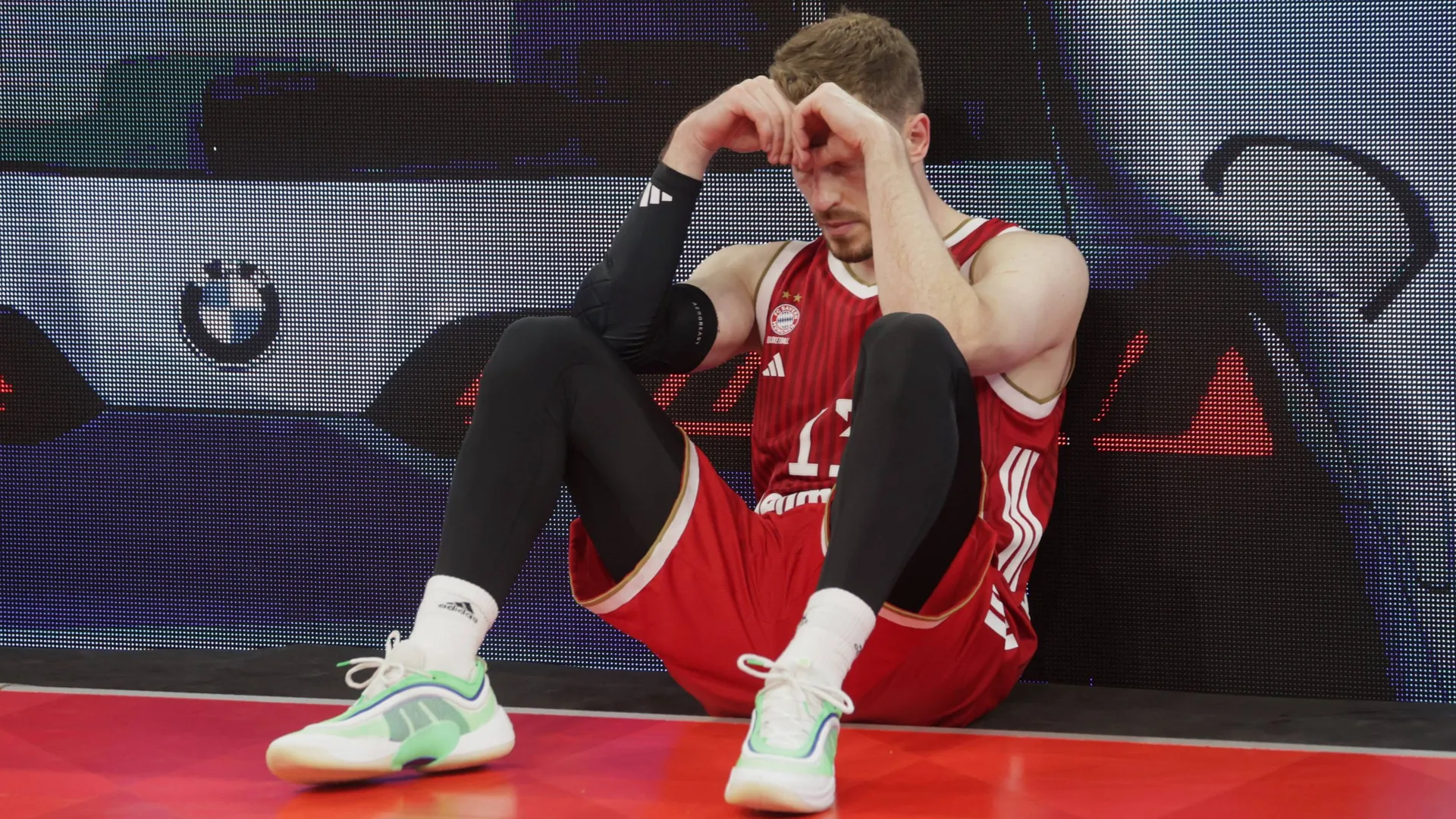 Stunned: Andreas Obst and FC Bayern Basketball lost the German championship. Stunned: Andreas Obst and FC Bayern Basketball lost the German championship.