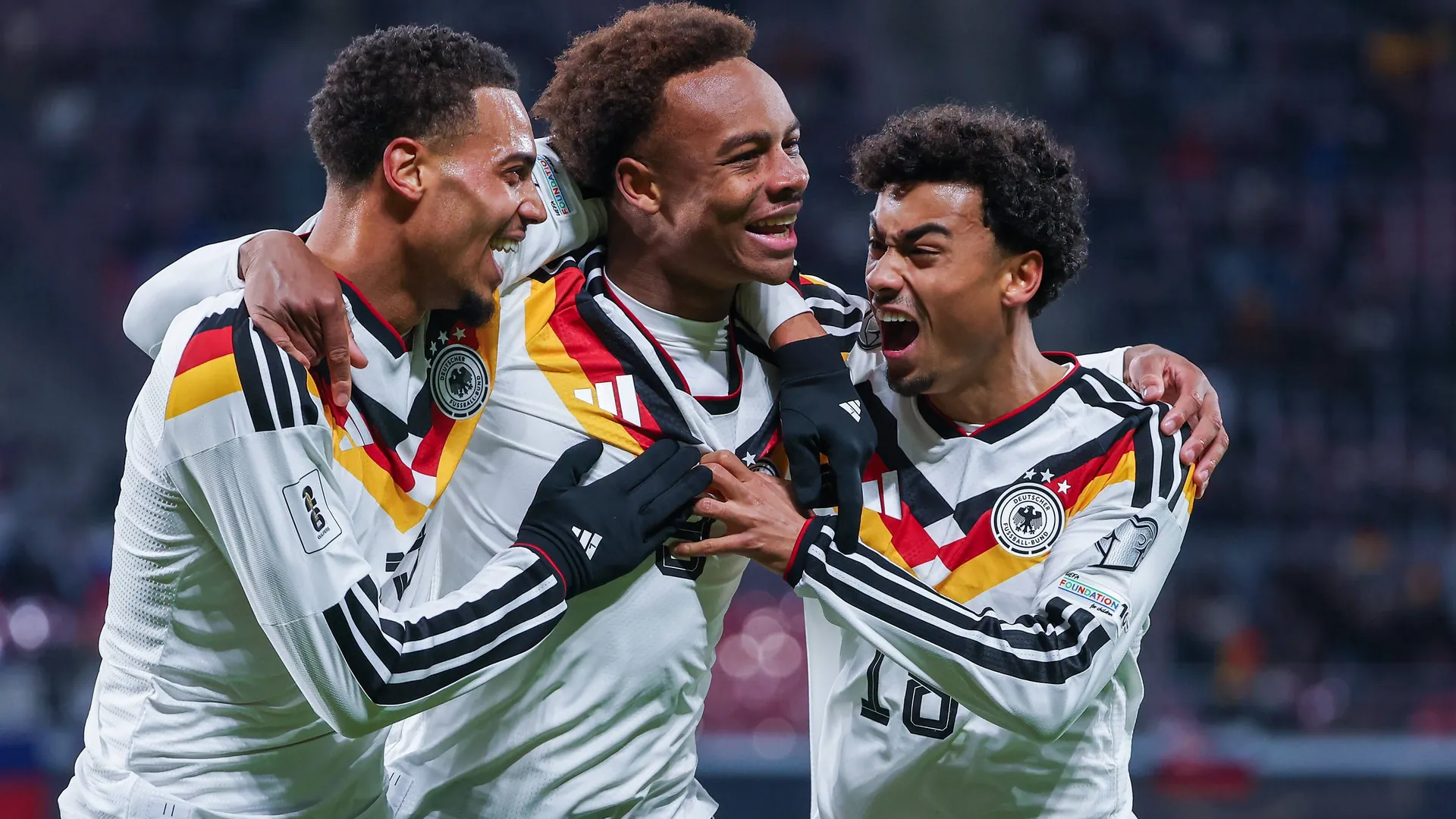 Nathaniel Brown (r.) with Felix Nmecha (l.) and Assan Ouédraogo: The Eintracht Frankfurt defender is considered a candidate in Munich. Nathaniel Brown (r.) with Felix Nmecha (l.) and Assan Ouédraogo: The Eintracht Frankfurt defender is considered a candidate in Munich.