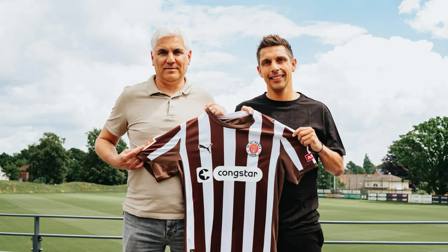 Sports director Andreas Bornemann (l.) next to the new coach Marcel Rapp: The ex-Kiel player should lead St. Pauli on the road to success.