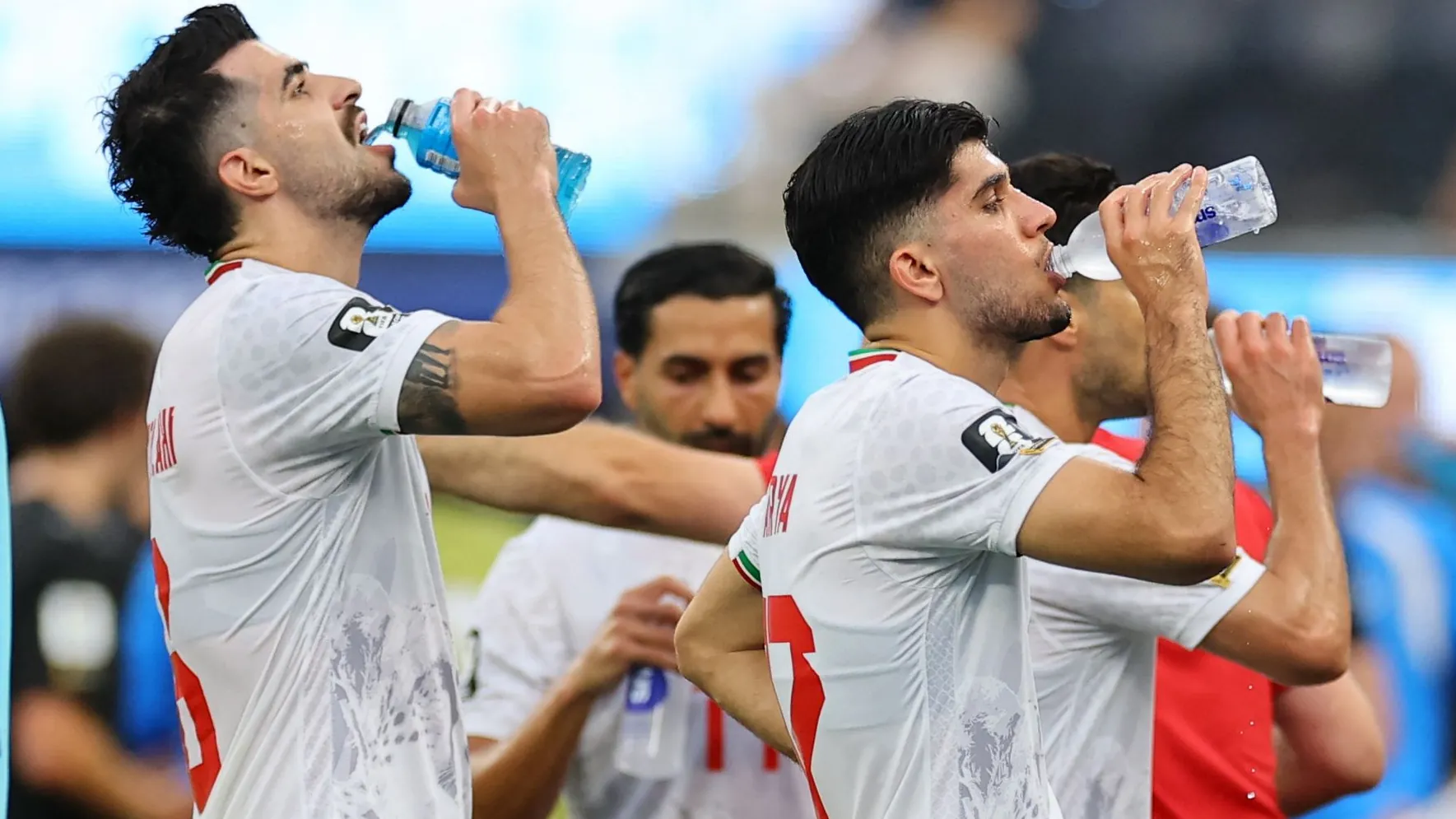 Iranian players cool off: The drinking break against the Netherlands was necessary for the team. Iranian players cool off: The drinking break against the Netherlands was necessary for the team.