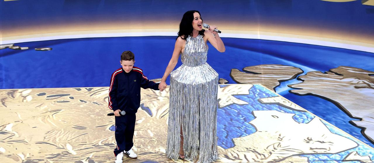 Katy Perry sings before USA's opening game