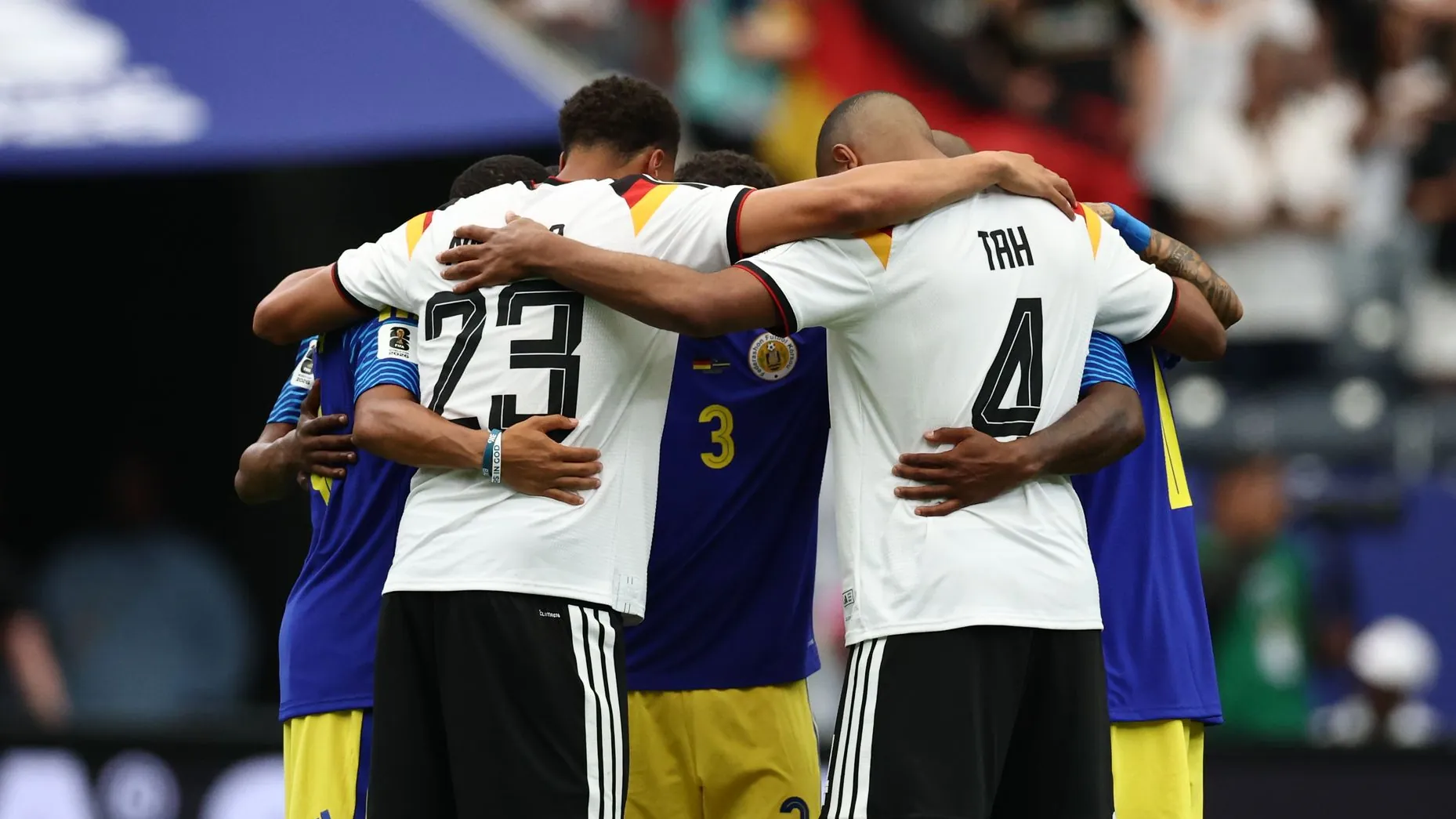 Felix Nmecha and Jonathan Tah with Curaçao players: They had a moment together after the game.
