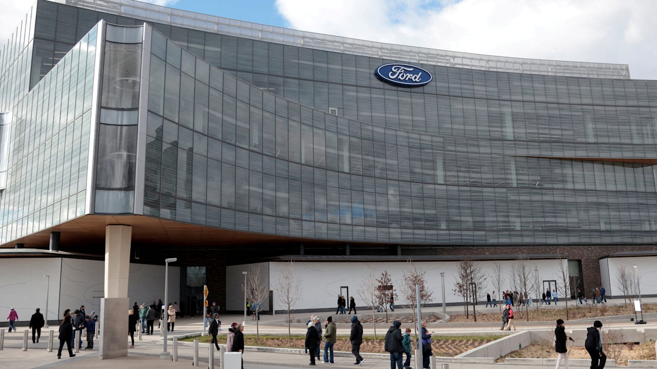 Ford Rehires Engineers as AI Fails: Can “Grey Beards” Save Quality?