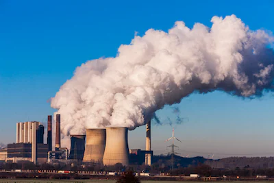 Fossil fuel use must be halved by 2035 to limit global warming to 1.5 degrees