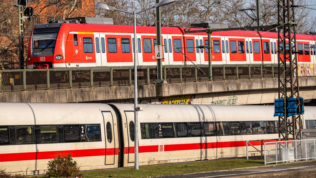 Germany’s Heatwave Hits Transport: NRW-Express Limits Train Services