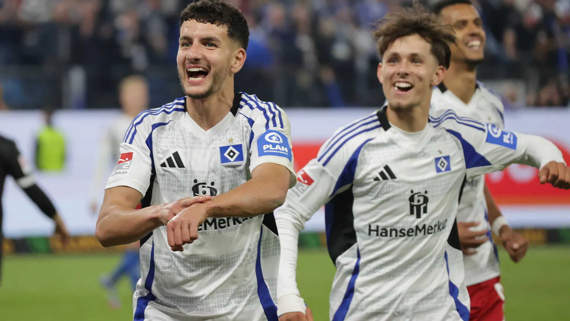 Daniel Elfadli (l.) scored HSV's last second division goal (archive photo): The defensive player has hardly been used lately. Daniel Elfadli (l.) scored HSV's last second division goal (archive photo): The defensive player has hardly been used lately.