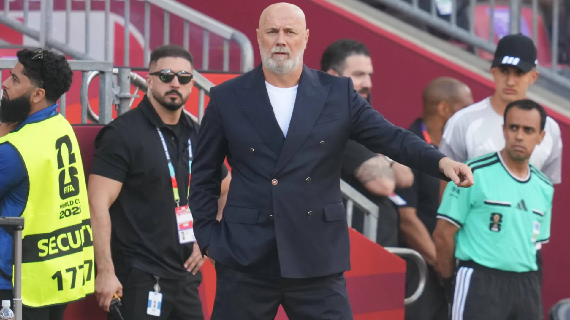 Sergej Barbarez on the sidelines: The former HSV striker has been training his home country Bosnia-Herzegovina since 2024. Sergej Barbarez on the sidelines: The former HSV striker has been training his home country Bosnia-Herzegovina since 2024.