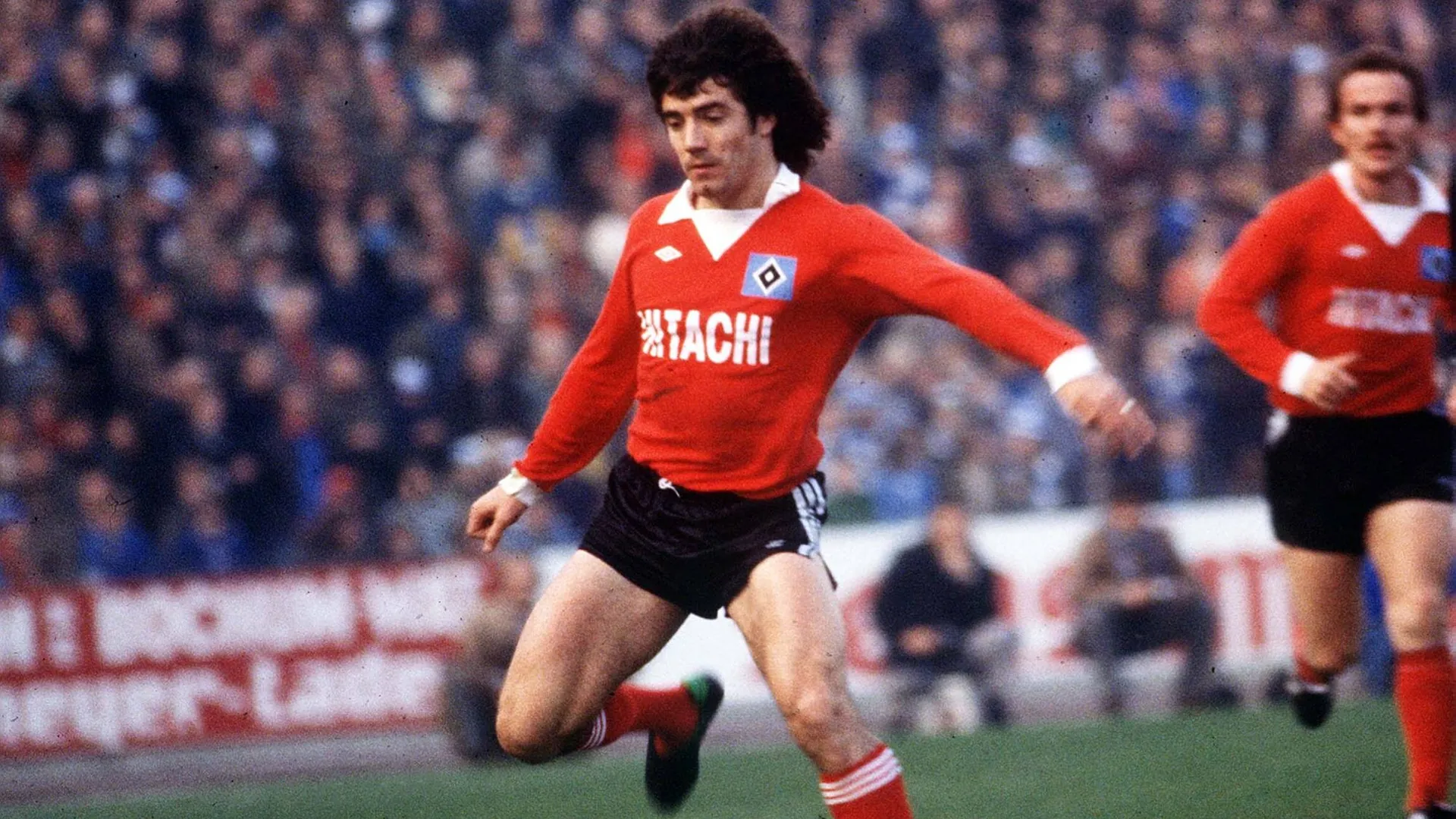 Kevin Keegan on the ball (archive photo): The Brit quickly earned the status of a club legend at HSV.