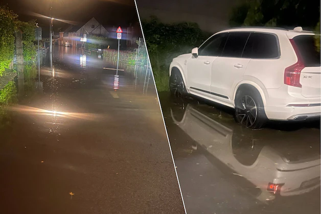 So much rain fell that this street in Zulte was flooded.