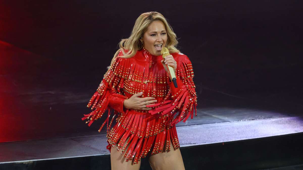 Helene Fischer Performs in Extreme Heat: Event Report Reveals Surprising Results