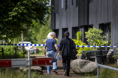 “Her father was on the floor, her mother on the bed. There was blood and a knife.” Girl (15) arrested for murdering parents in the Netherlands