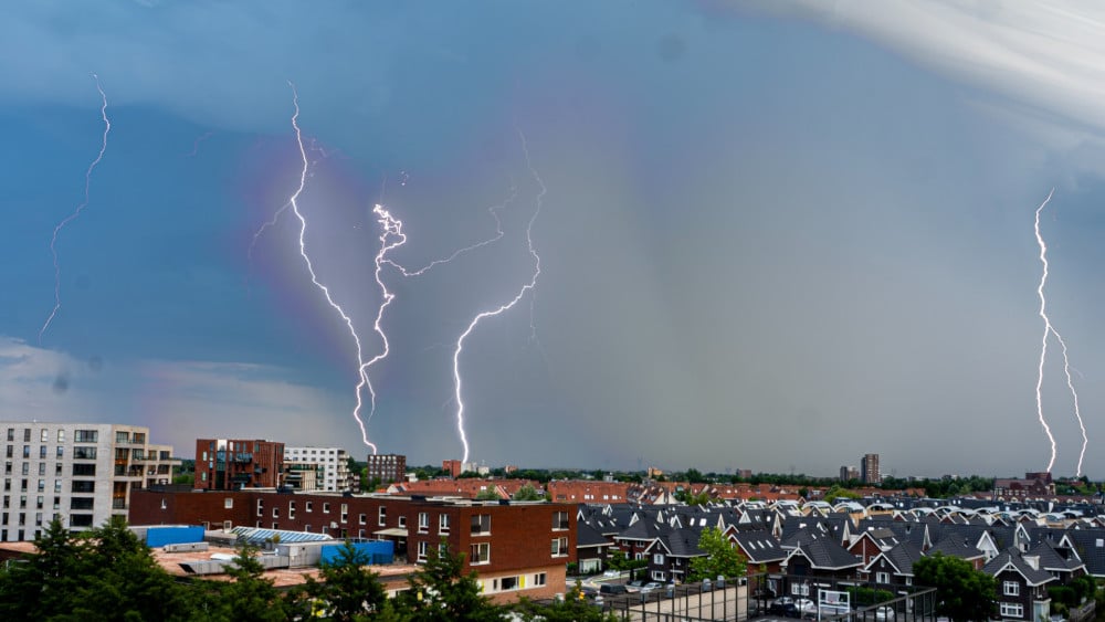 In pictures: thunderstorms pass over North Holland, code orange issued