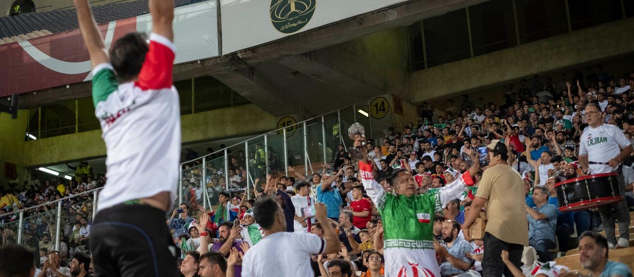 Iranian football fans