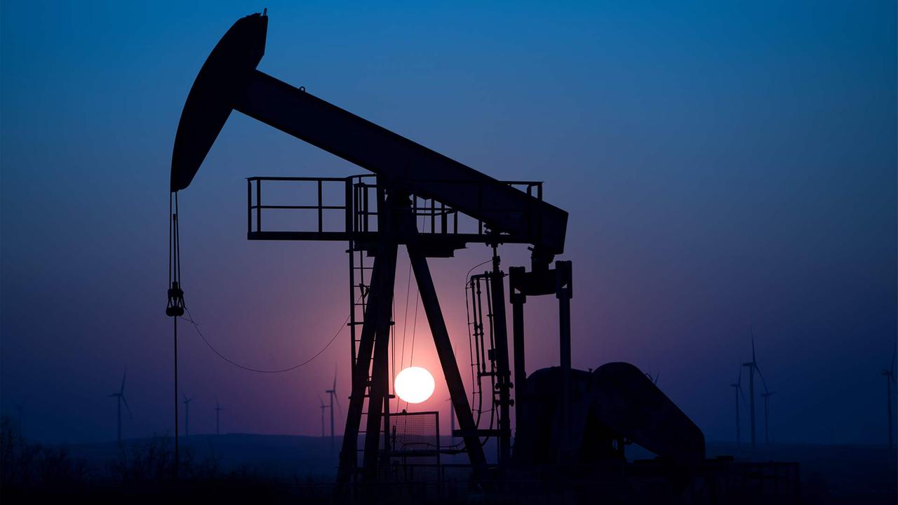 Is the Oil Price Drop Misleading? Key Insights on Market Hype