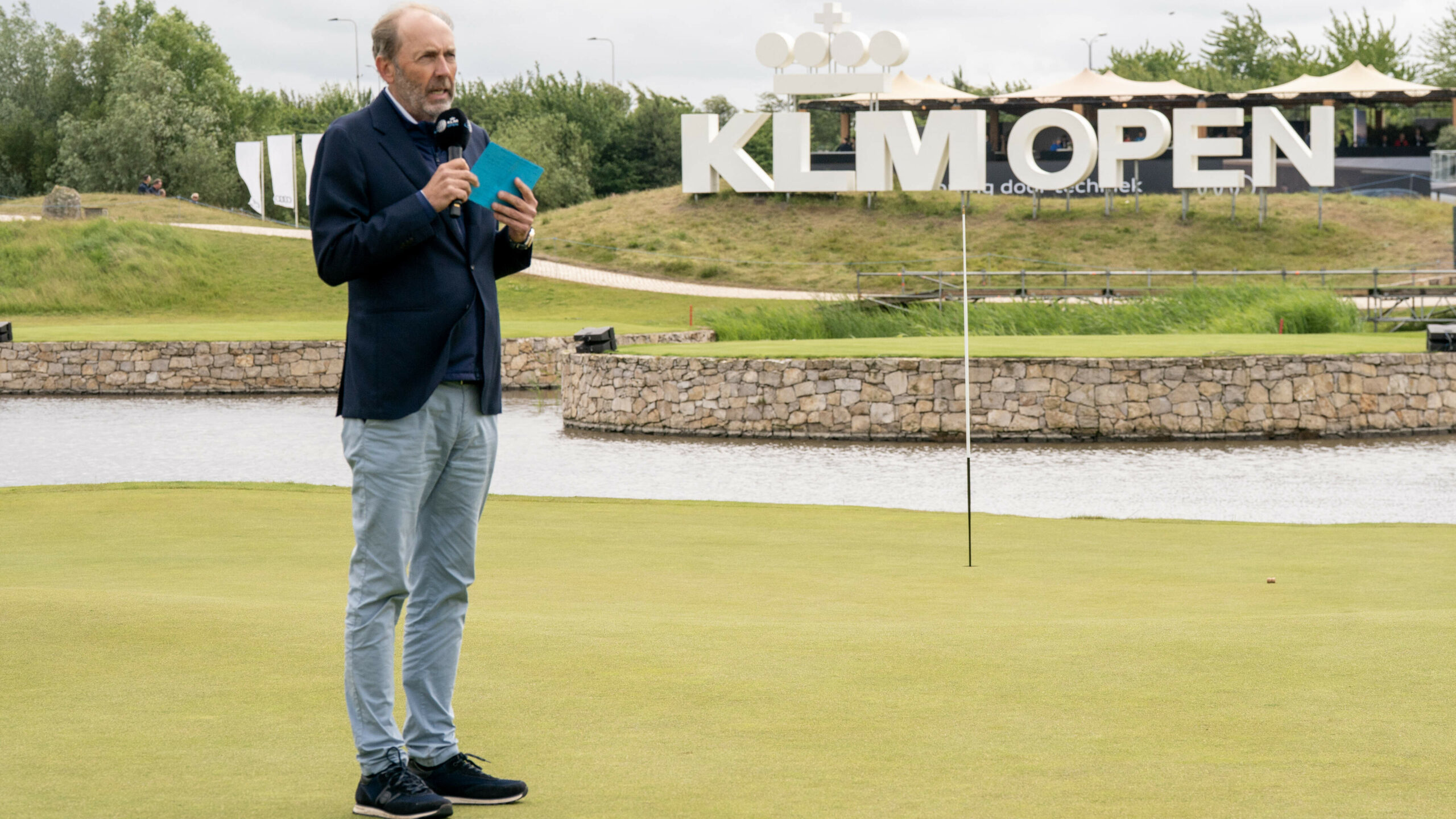 KLM Open tournament boss Daan Slooter laughs baring his teeth after a false start: ‘Golf is a metaphor for life’
