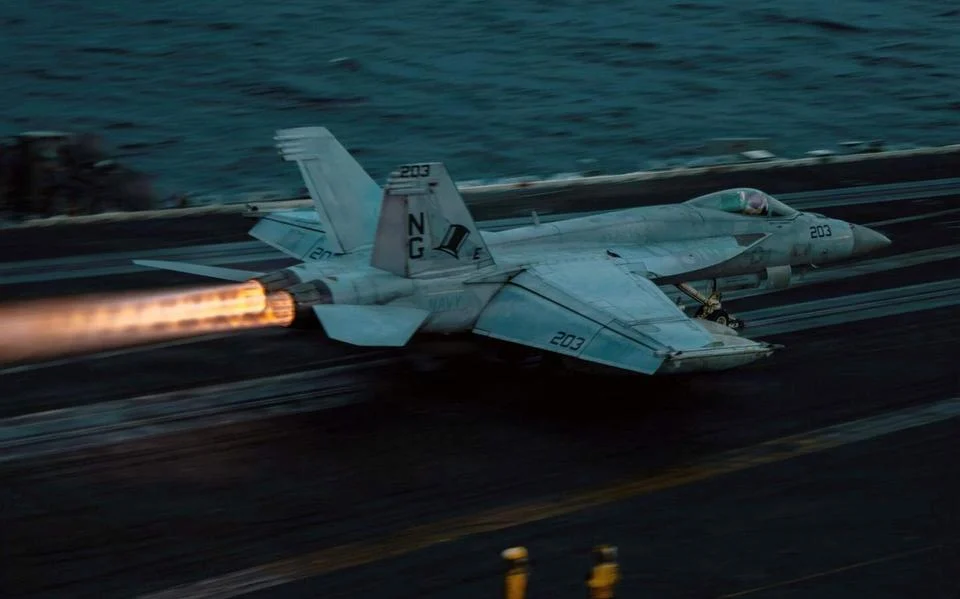 LIVE | Attacks between the US and Iran: explosions near Tehran and Strait of Hormuz closed again