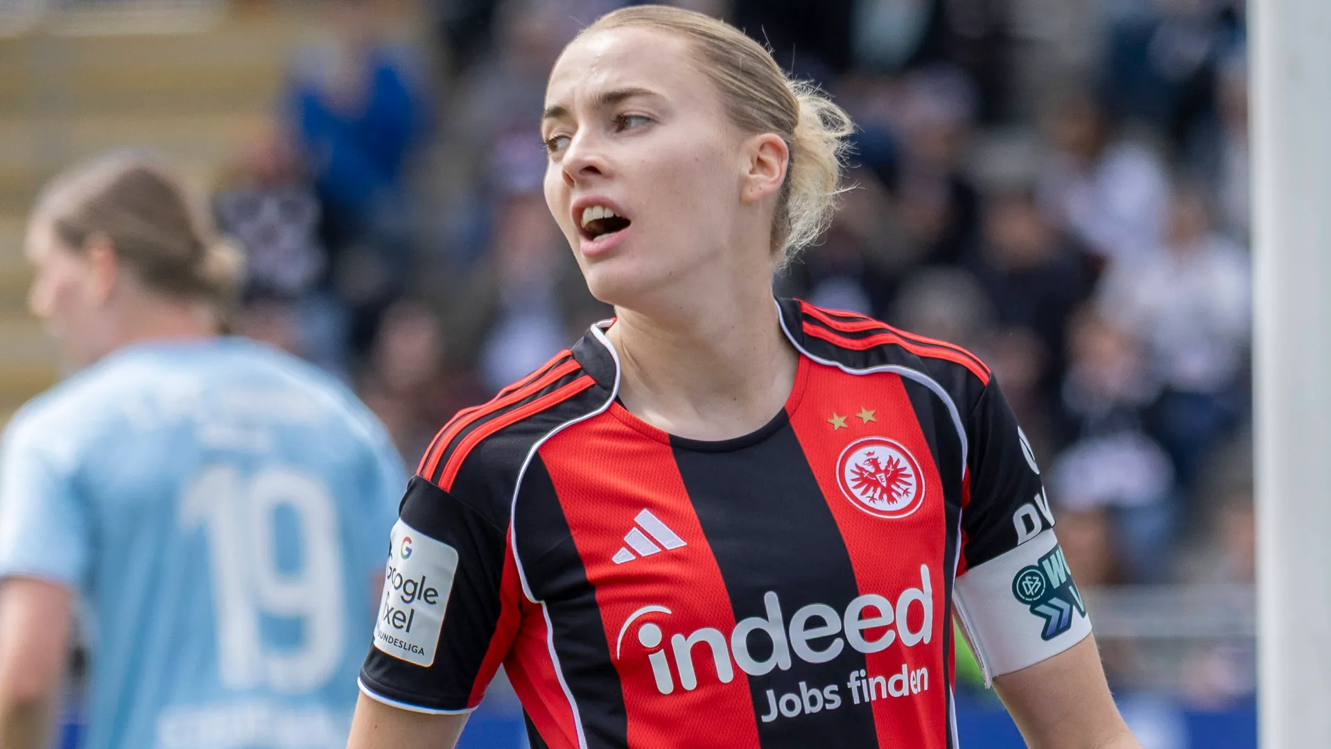 Laura Freigang in the Eintracht Frankfurt jersey: The attacker has been playing for the SGE since 2018.