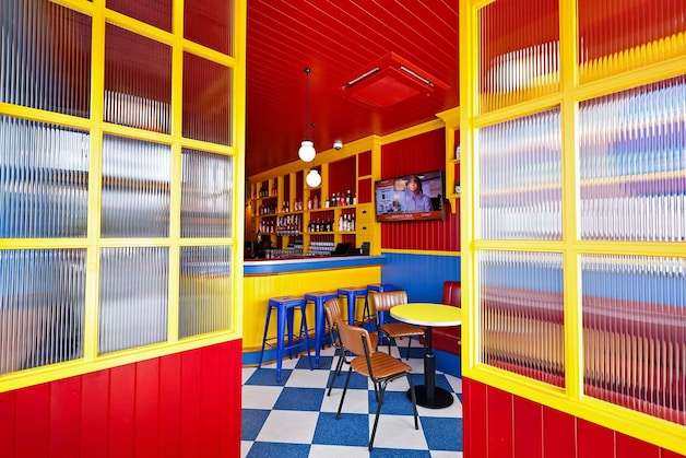 The pub is located in the same Lidl colors.