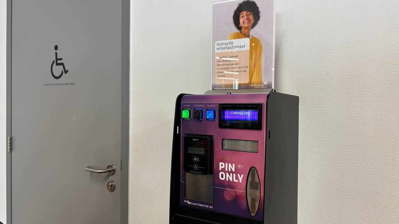 There is a change machine in the library to change 50 cents for the toilet (photo: Omroep Brabant).