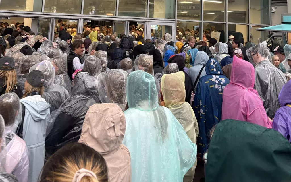 Line chaos at a popular festival