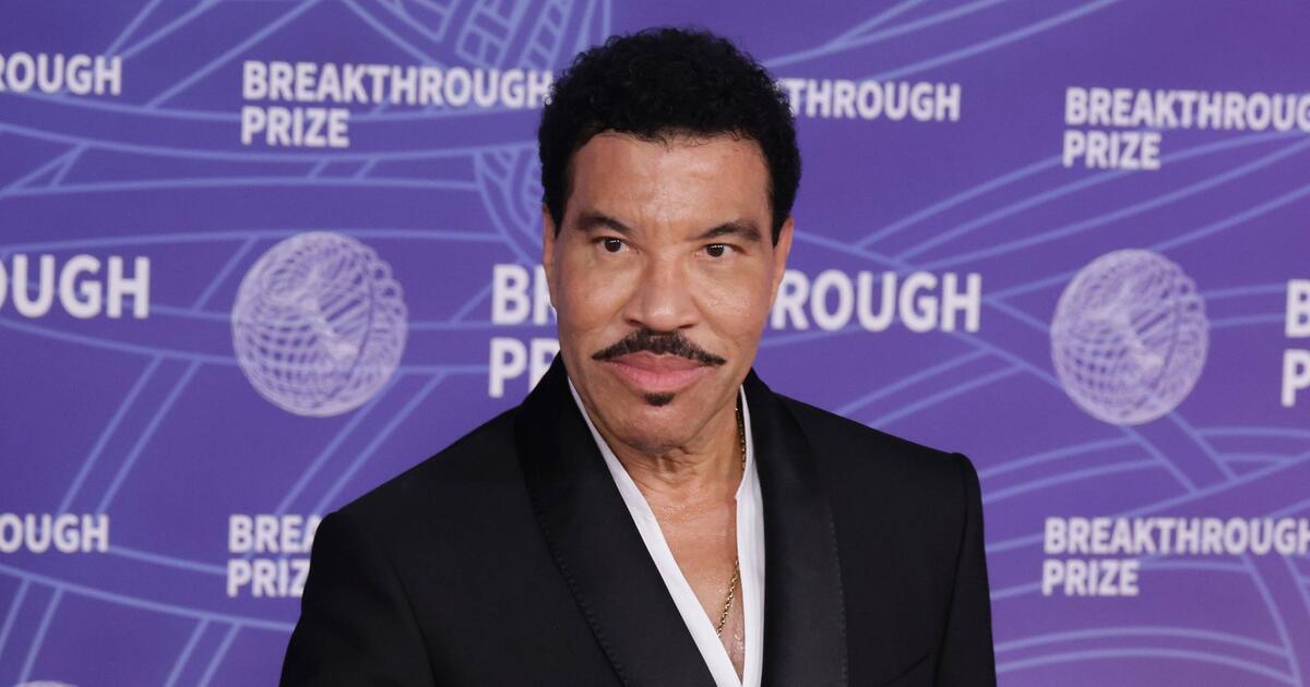 Lionel Richie Rushed to Hospital After Shocking Concert Abrupt End
