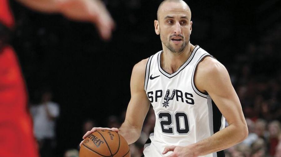 Manu Ginóbili attended a supermarket for a million-dollar donation