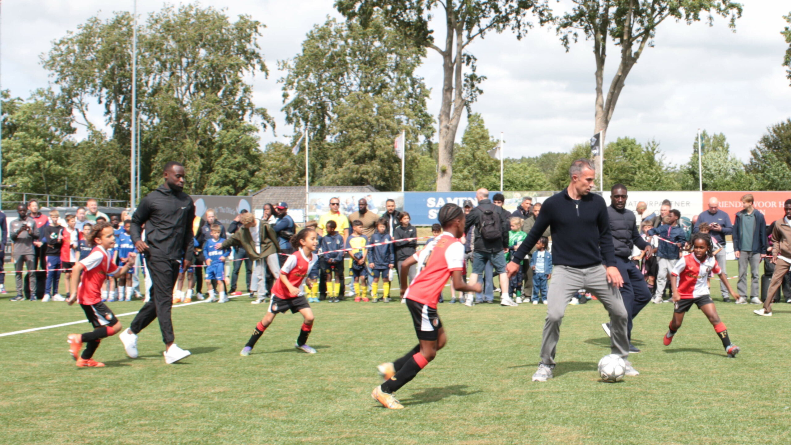 Match with Robin van Persie, Lutsharel Geertruida’s preparation for the World Cup