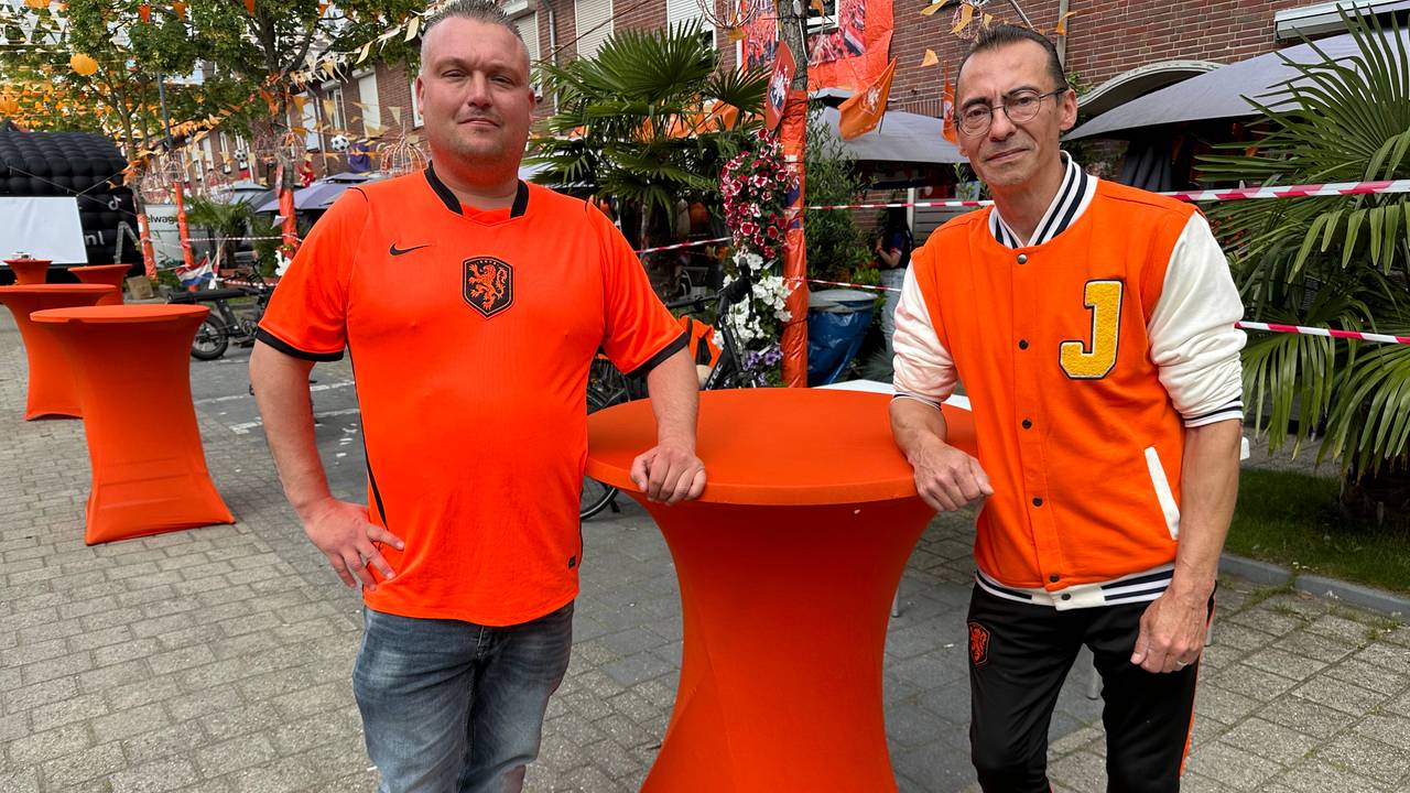 Mayor bans artists from World Cup party and threatens with fines