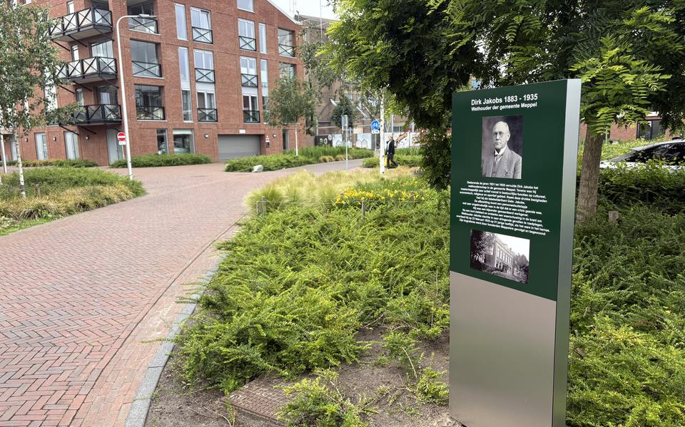 Memorial plaque for former councilor of Meppel is chock full of errors. ‘I’m amazed that no one checks text’
