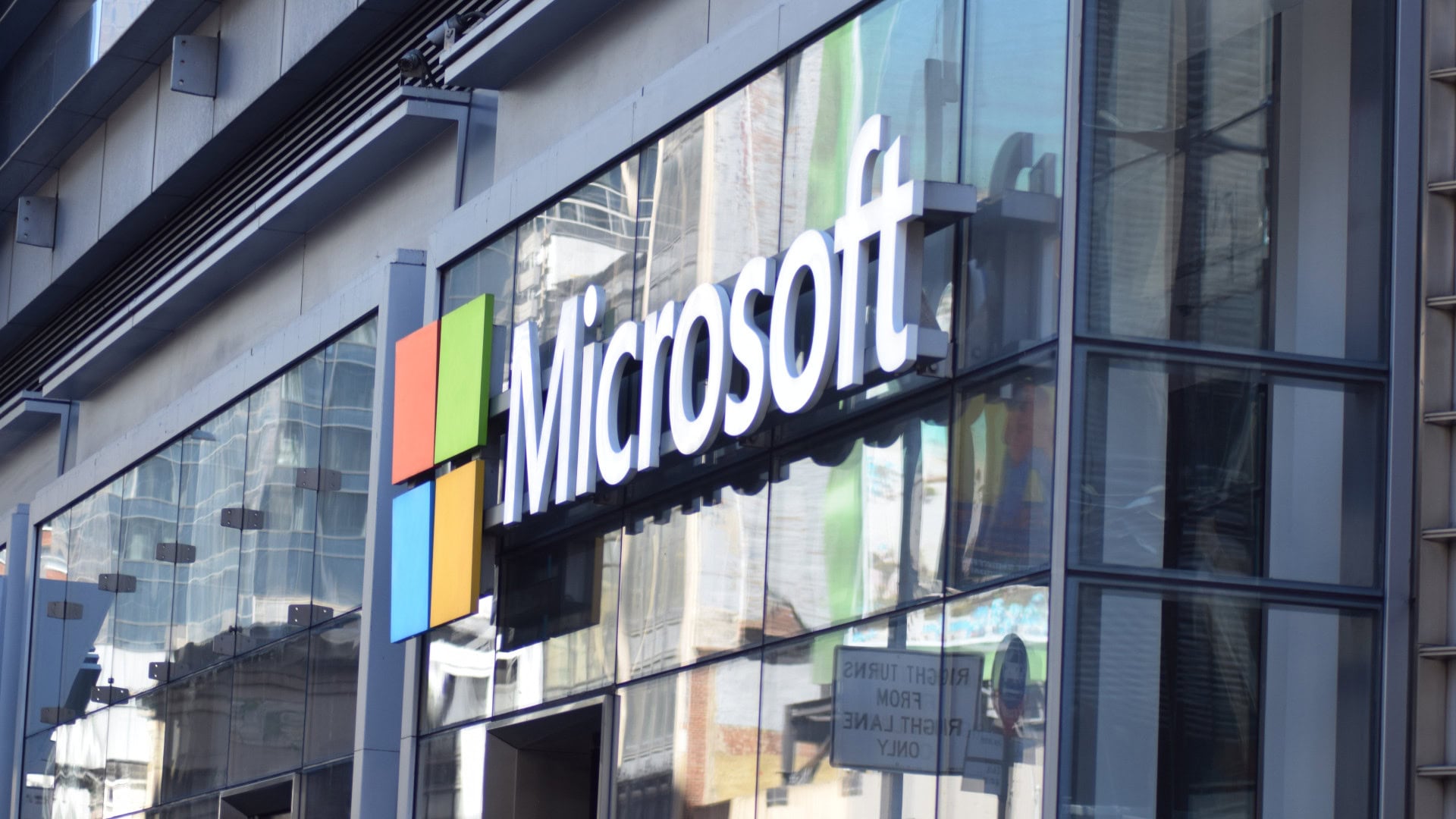 Microsoft Extends Hotpatching Support Until October 2027 – What You Need to Know