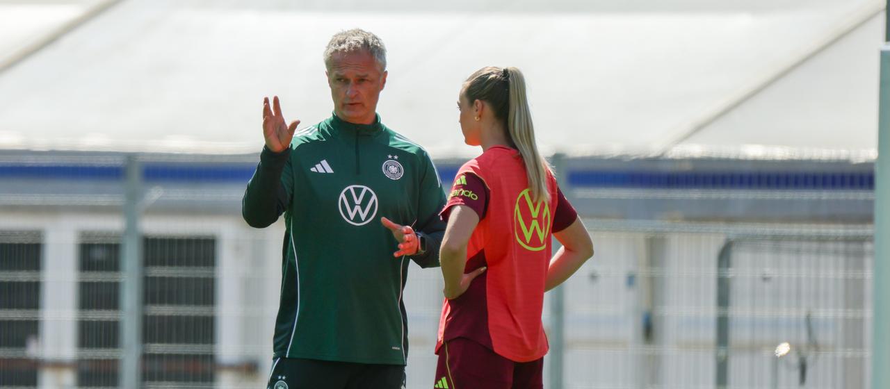 Wants to avoid the playoffs with the DFB women at all costs: Christian Wück.