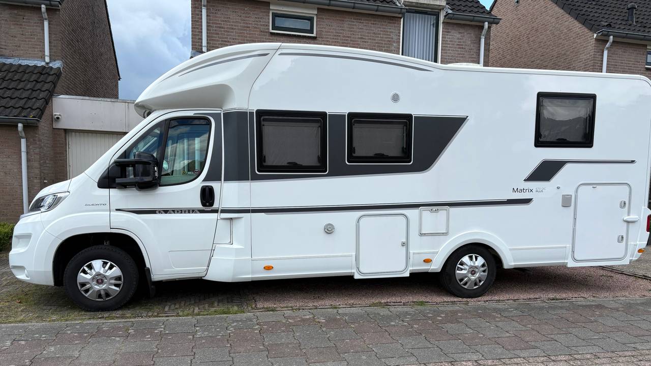 Neighborhood angry about 7-meter camper in the garden: ‘Destroys the street scene’