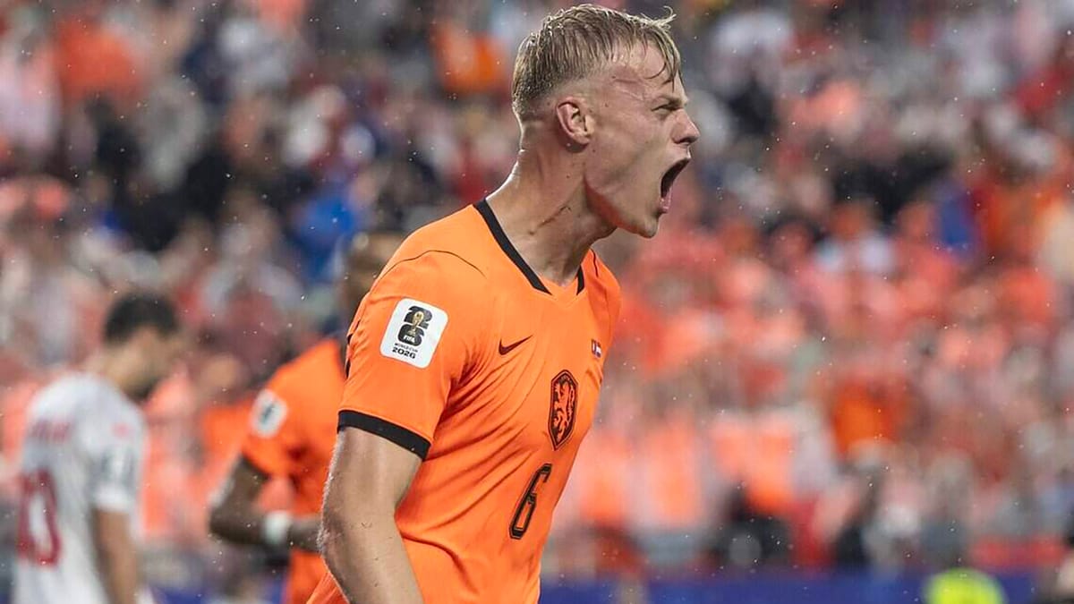 Netherlands Dominates Tunisia and Secures Group Victory in World Cup!