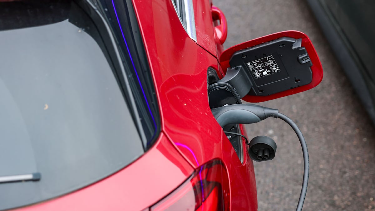 New Insights: How E-Car Accidents Differ from Traditional Vehicle Crashes