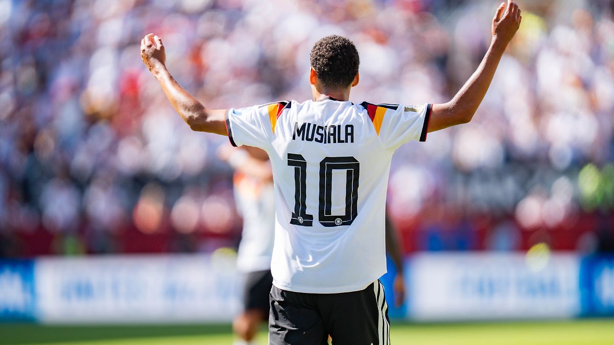 Nike Unveils New DFB Jersey in New York: A Shocking Transition!