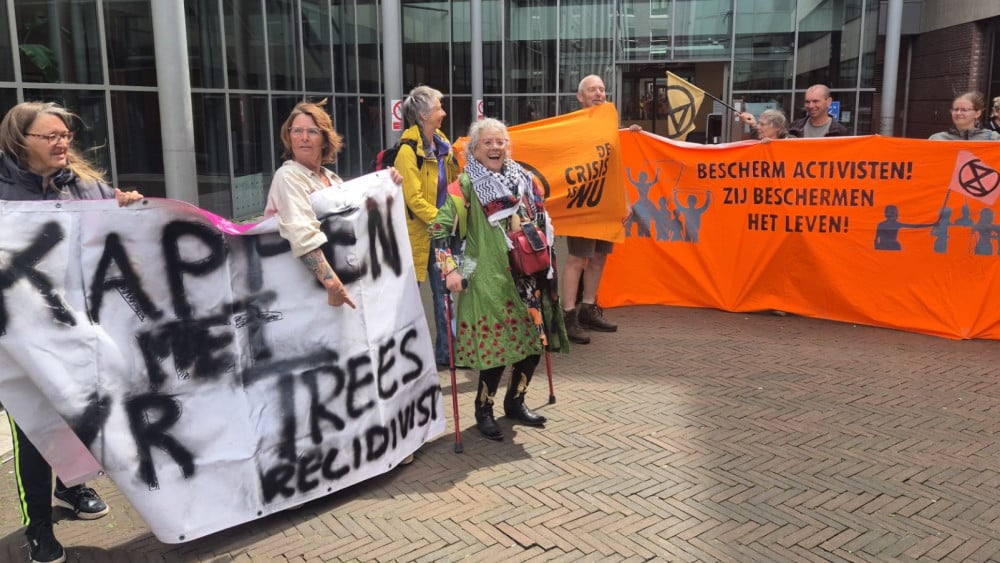PVV member ‘must have seen an activist’, but drove anyway: community service and driving ban