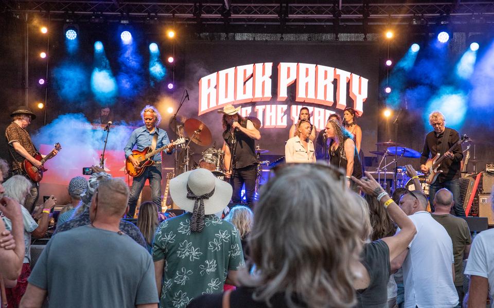 Pagedal trembled to the sounds of raw rock. Two days of partying