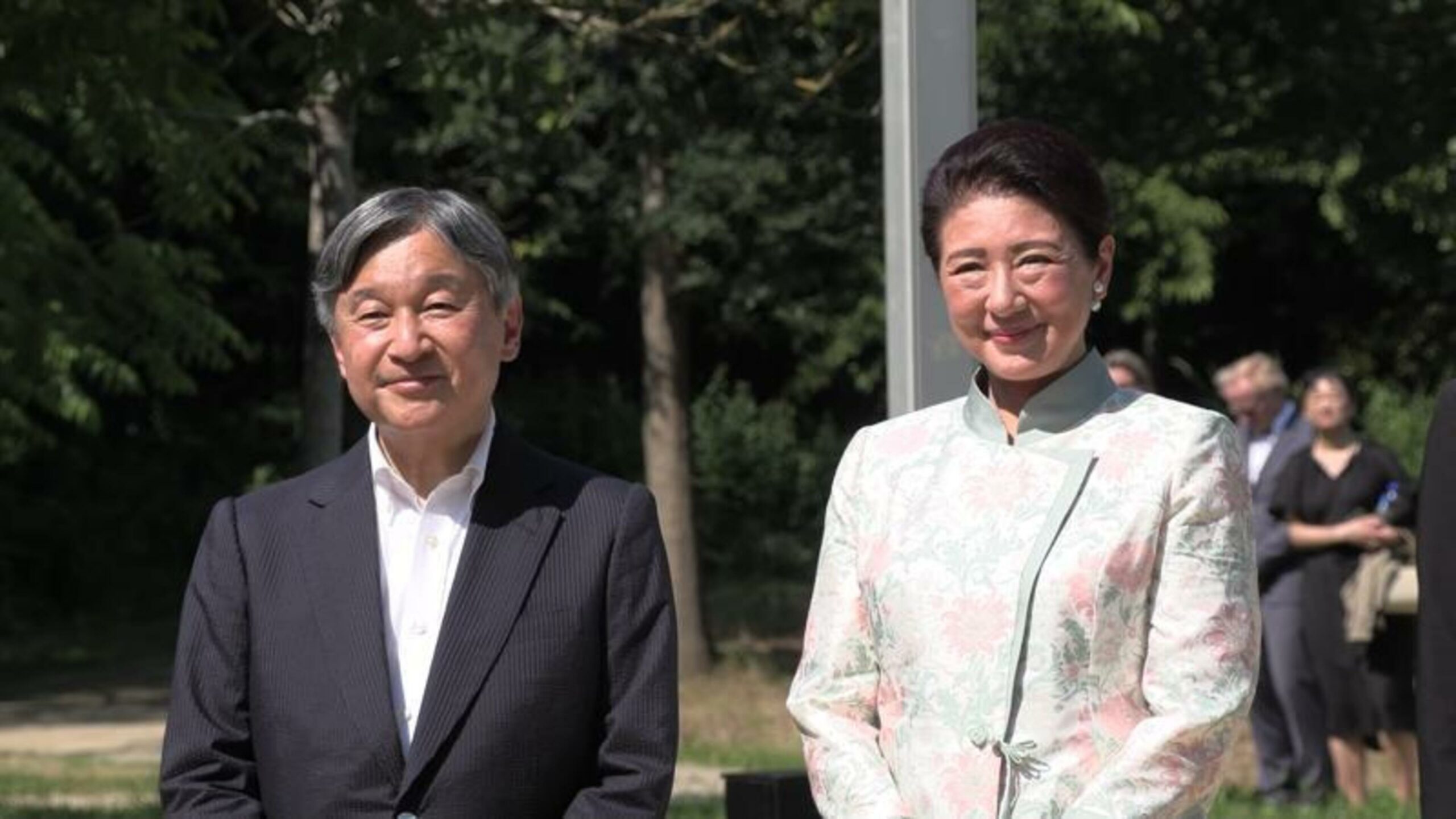 Planting of a new tree by the Japanese imperial couple attracts a lot of attention in the Amsterdam forest