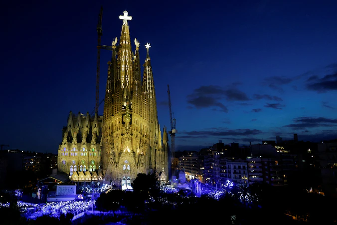 Pope blesses new tower of Sagrada Família: at 172.5 meters the tallest church in the world | News