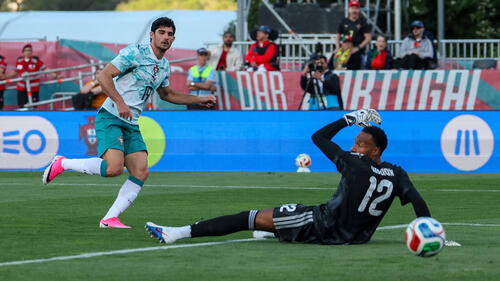 Portugal strives for test success against Chile