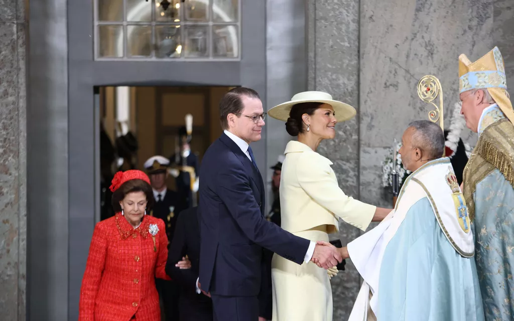 Princess Sofia’s hat turned heads, Queen Silvia shone in red – See the latest pictures