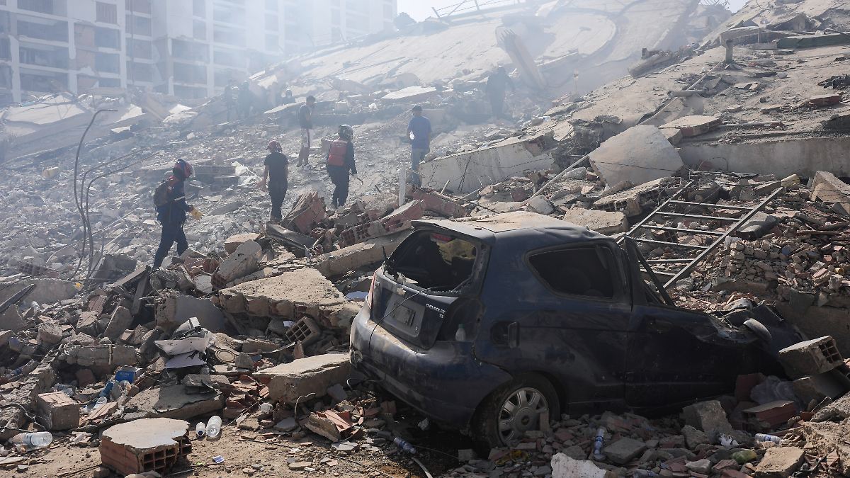 Race Against Time: Venezuela Earthquake Deaths Surpasses 1400