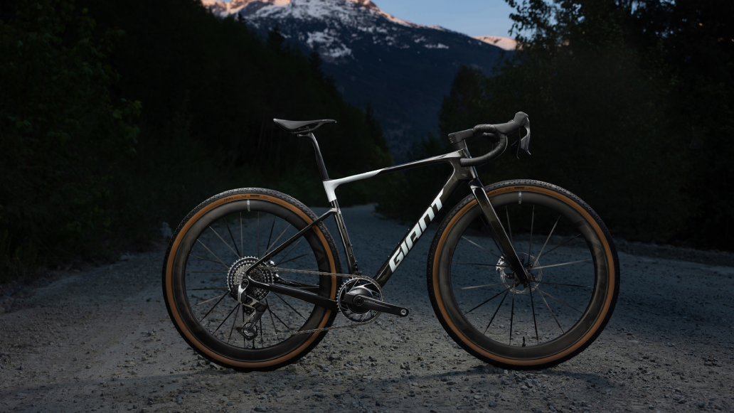 Race-Gravel Revolution: Unveiling the Giant Revolt Advanced SL Test Ride!