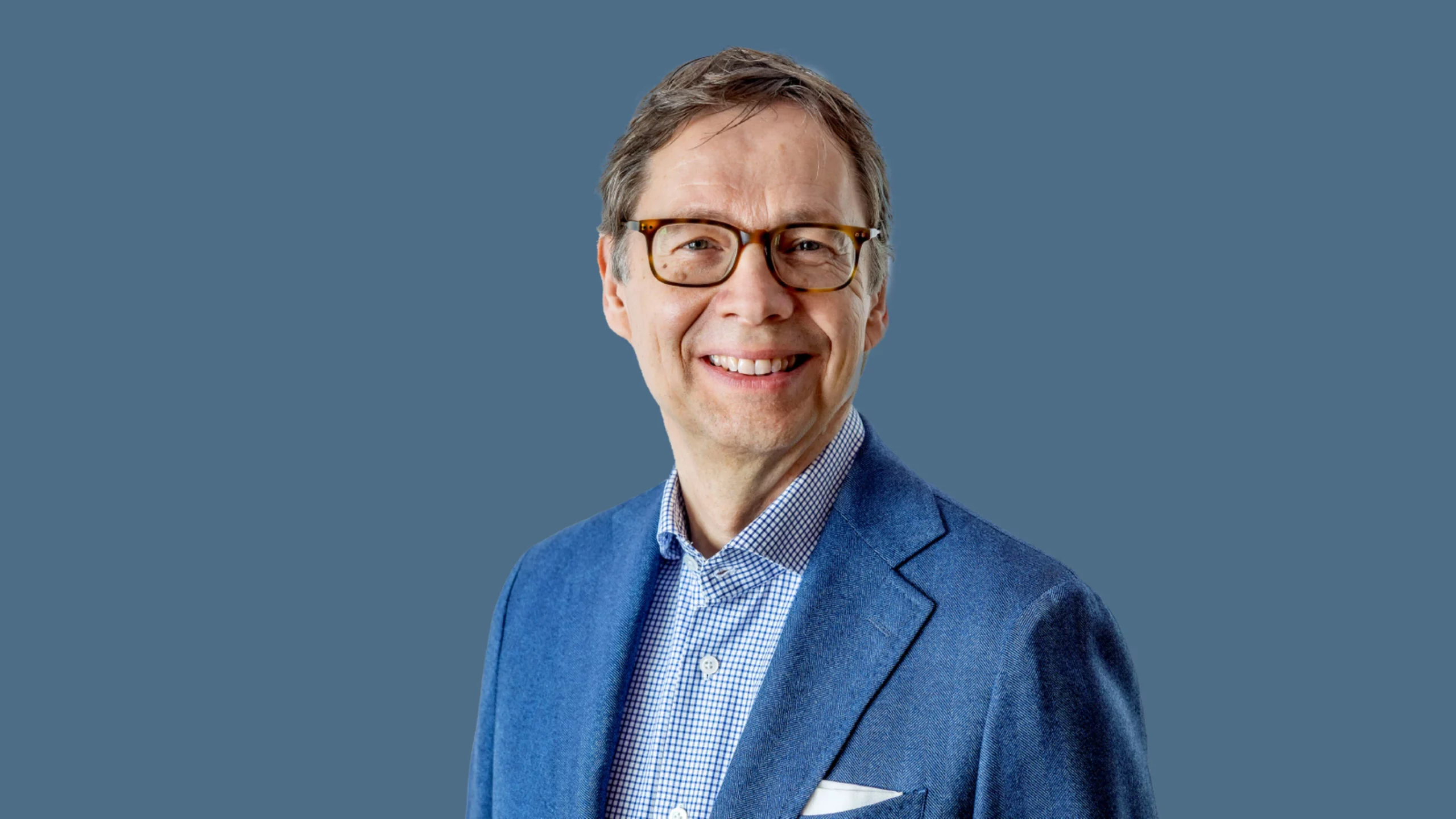 Remco de Boer: Government scolds citizens who shower too long, but citizens have a perfect sense of who the real ‘douchebag’ is.