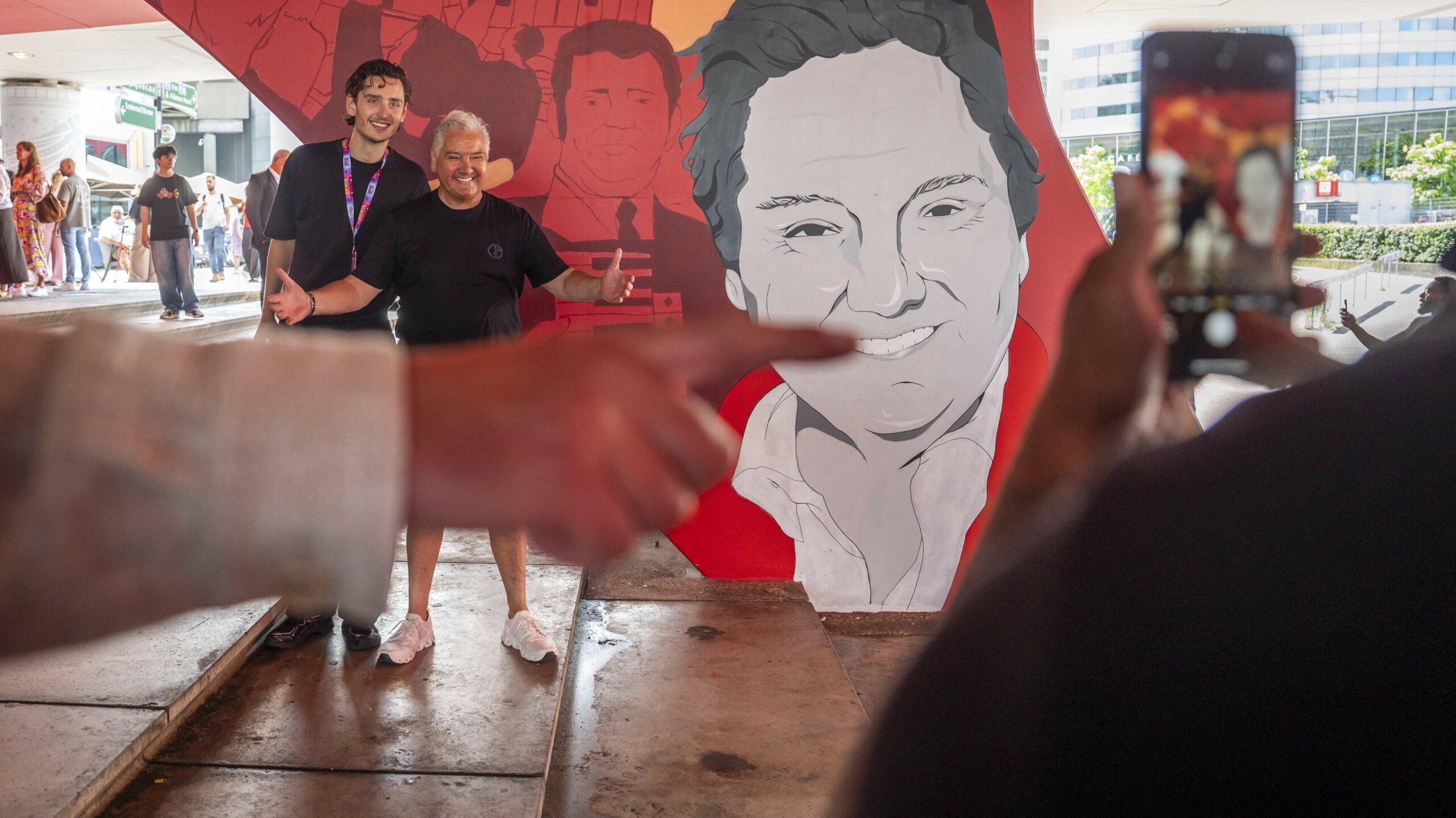 René Froger and Trijntje Oosterhuis unveil icons at ArenA