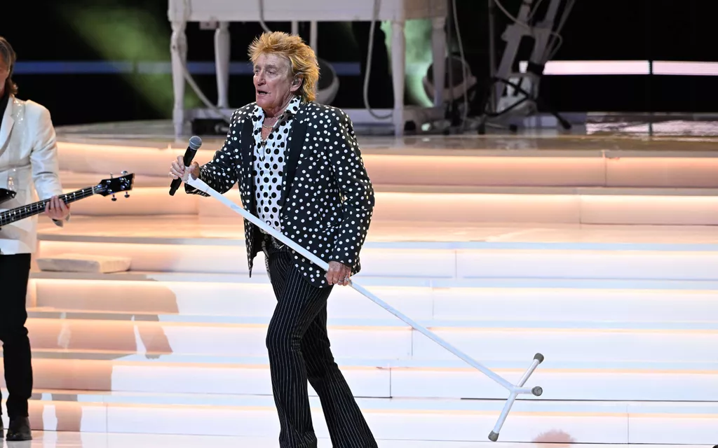 Rod Stewart’s health collapsed in the middle of the concert