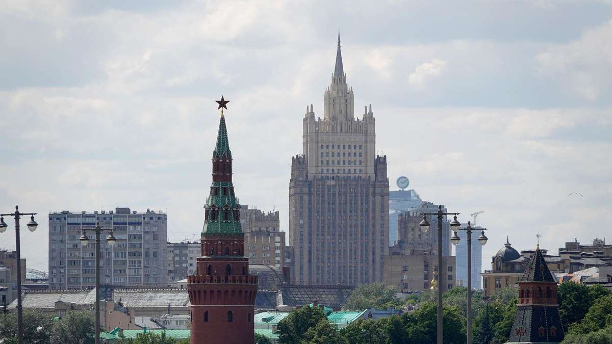 Russia’s Economy in Crisis: Moscow Turns to Kazakhstan for Urgent Fuel Aid
