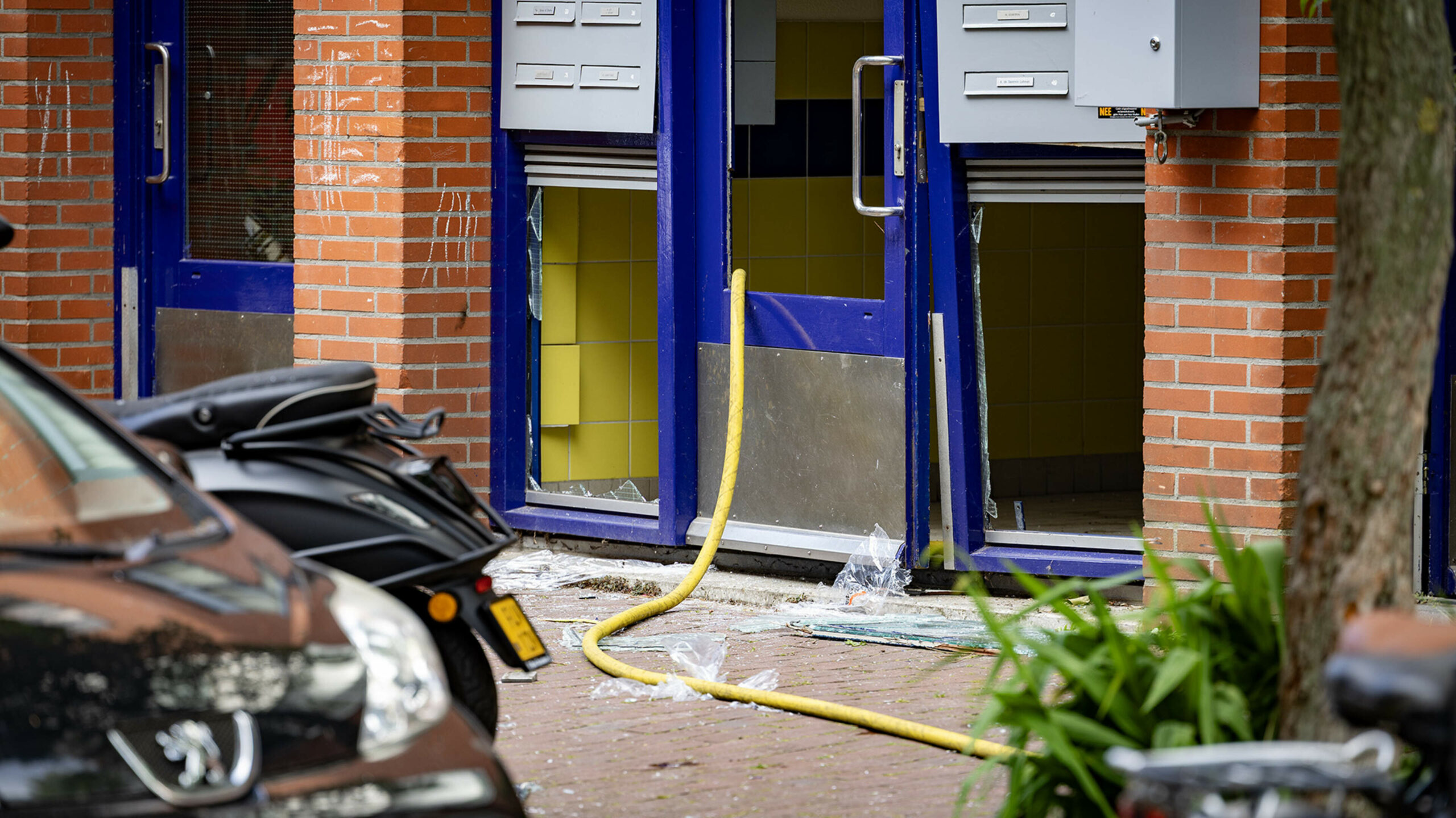 Some residents return home after explosion in Amsterdam