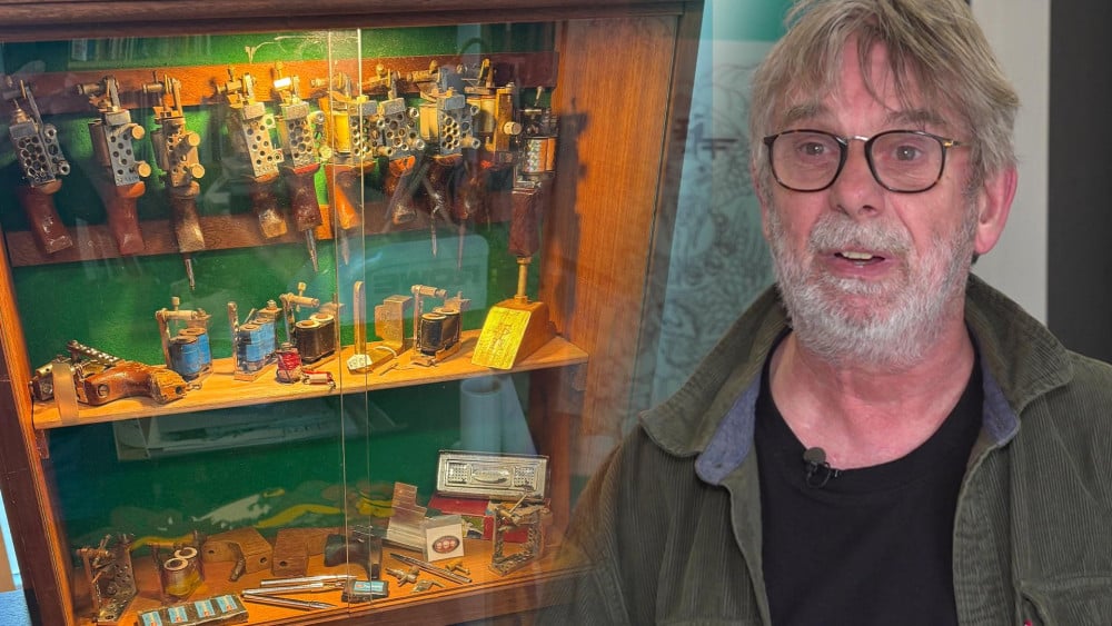 Son Tattoo Peter in tears: his father’s old tattoo machines stolen